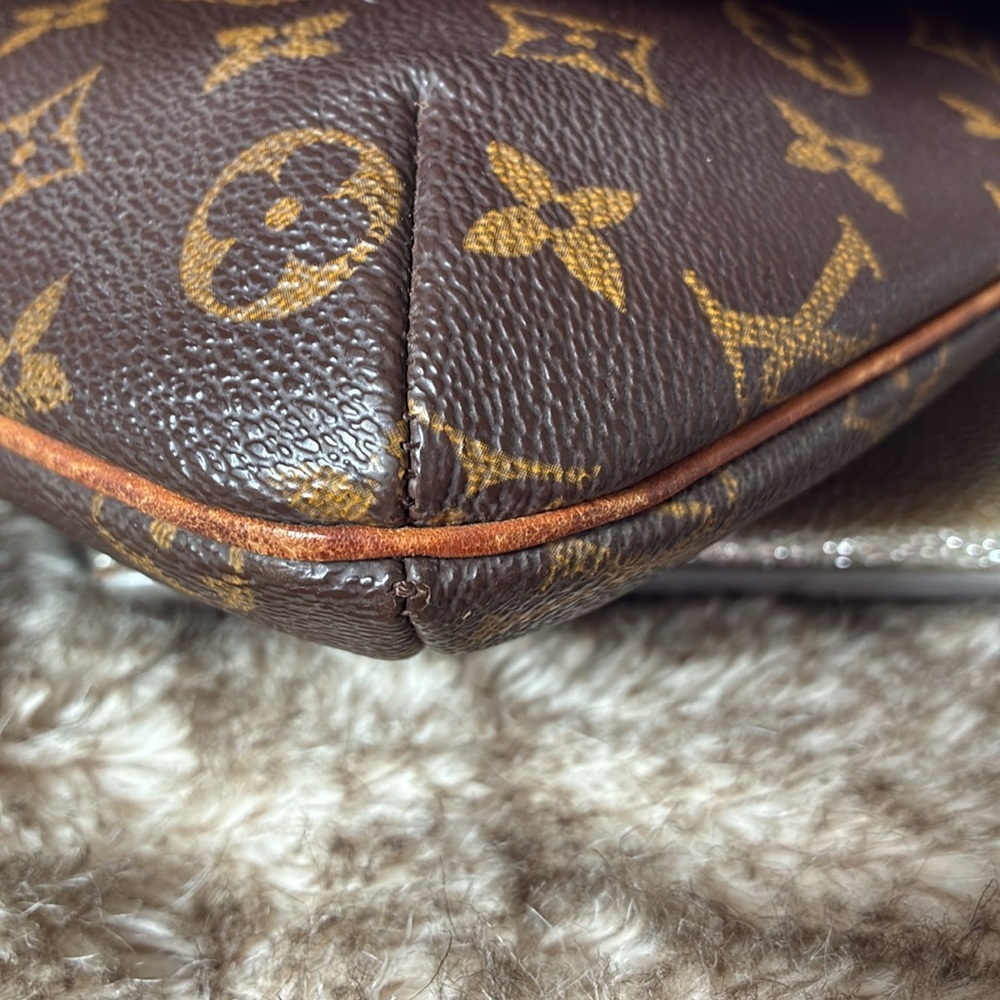 Authentic Louis Vuitton Musette salsa crossbody - Picture 5 of 11